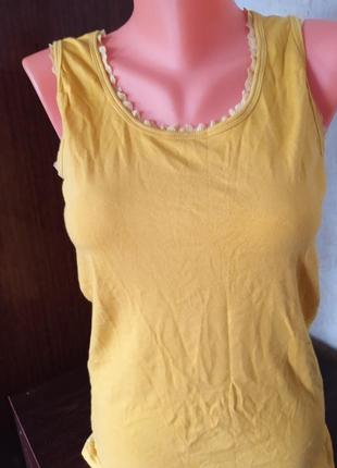 Жіноча майка.