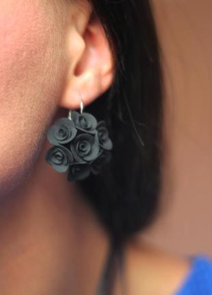 Черные серьги цветы из полимерной глины  "элегантный чёрный". подарок женщине3 фото