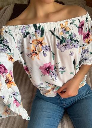 Легка блуза з квітковим принтом1 фото