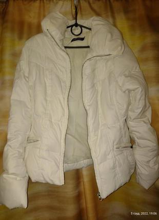 Куртка біла жіноча