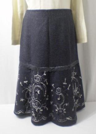 Очень теплая,мягкая роскошная юбка с вышивкой и кружевом .2 фото
