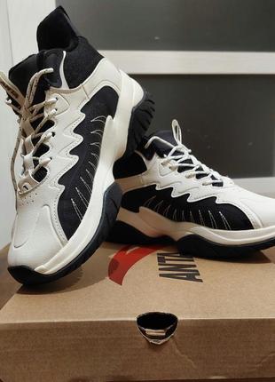 Зимние кроссовки