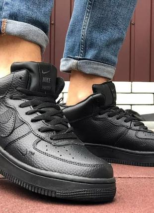 Кросівки чорні теплі середньої висоти хутро nike air force 1 07 mid lv8