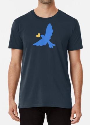Мужская и женская патриотическая футболка с принтом голубь мира украина6 фото