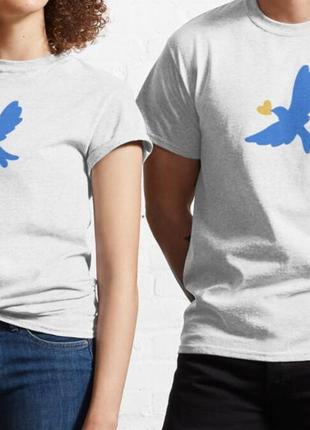 Мужская и женская патриотическая футболка с принтом голубь мира украина9 фото