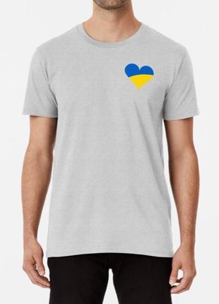 Мужская и женская патриотическая футболка с принтом украина в моём серце6 фото