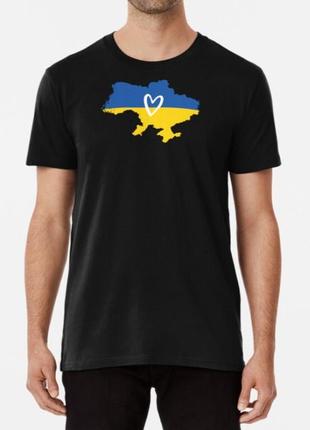 Чоловіча патріотична футболка з принтом мапа україни з серцем