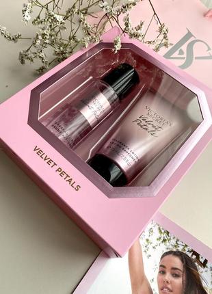 Набір velvet petals gift set , ідея подарунку victoria’s secret