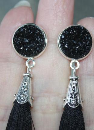 Шикарні сережки сережки кисті пензлика чорні з красивим каменем2 фото