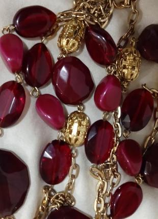Ожерелье  с  рубиновыми кристаллами.