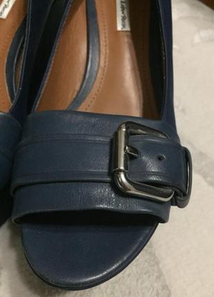 Синие туфли с открытым носочком4 фото