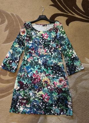 Сукня з квітковим принтом