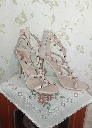 Нарядные басаножки туфли 40/41