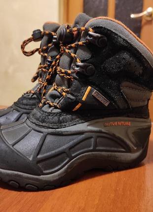 Продам зимові черевики для хлопчика, розмір 25