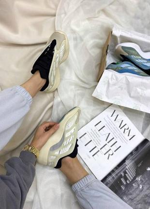 Жіночі кросівки adidas yeezy boost 700  женские кроссовки адидас