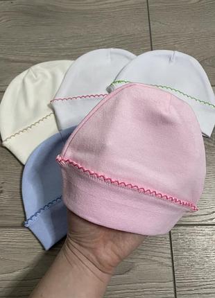 Дитячі шапочки для новонароджених