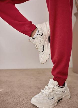 Трикотажные свободные брюки на резинке в спортивном стиле6 фото