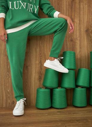 Трикотажні вільні штани брюки на резинці у спортивному стилі2 фото