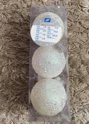 Новорічні іграшки, прикраси на ялинку