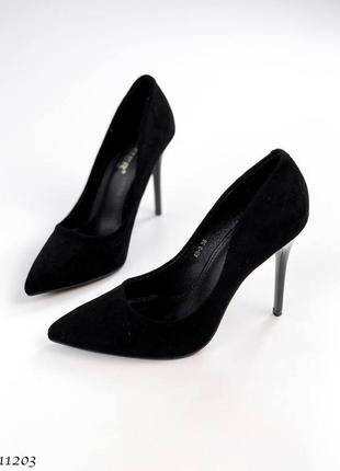 Класичні чорні замшеві туфлі лодочки/човники на шпильках/підборах
