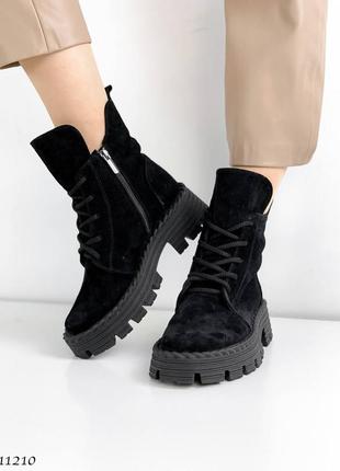 Зимові замшеві черевики на шнурівці