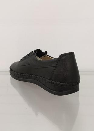 Жіночі осінні шкіряні чорні туфлі на товстій підошві6 фото