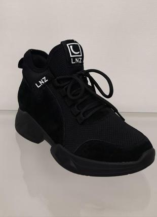 Женские высокие черные кроссовки на модной подошве6 фото