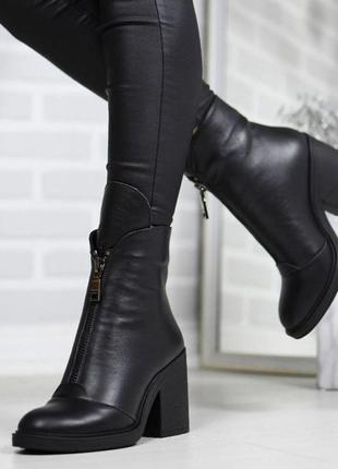 Ботинки, ботильоны женские демисезонные из натуральной кожи, черные. каблук 9,5 см. только 37 размер.1 фото