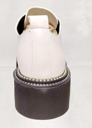 Демисезонные женские кроссовки из pu-кожи белые, на танкетке. размеры 36, 37, 38, 39, 40.3 фото