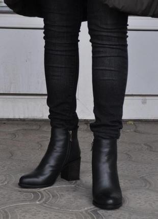 Ботинки женские зимние из натуральной кожи, на меху, черные. размеры 39 и 40. viscala 77980.