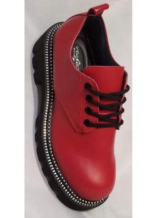 Демісезонні жіночі туфлі з pu-шкіри червоні, на танкетці. розміри 36, 37, 38, 39, 41.8 фото