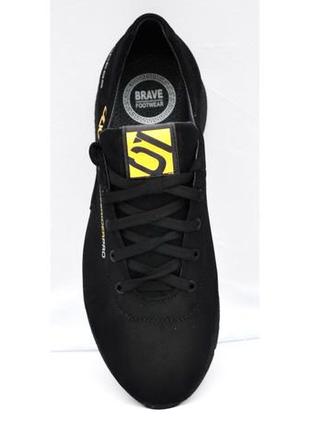 Мужские кроссовки из натуральной кожи, черные только 45 размер - стопа 29  сантиметров brave 303198 фото