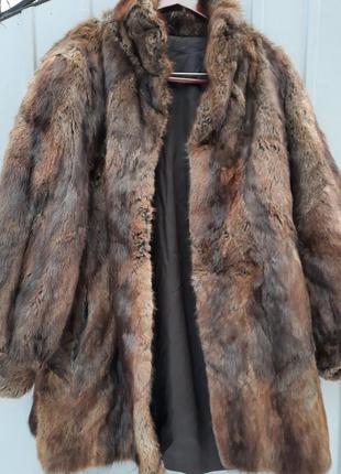 Жіноча шуба із натурального хутра ондатри.