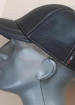 Блайзер шкіряний коричневий без вух сезонів весна — осінь; розмір 59-60.