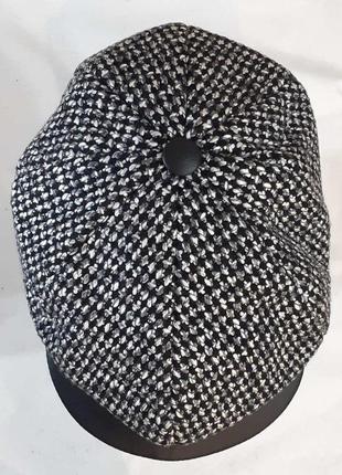 Кепка пёстрая чёрно-белая с подкладкой флис чёрный2 фото