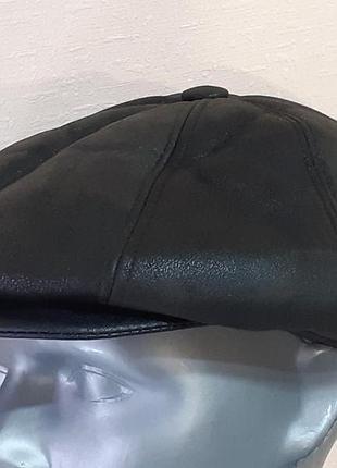 Кепка-восьмиклинка зимняя с ушками тёмно-зелёного цвета, крек (дубляж) 12.123.001