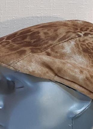 Кепка женская велюровая зимняя фасона утка с искусственным мехом