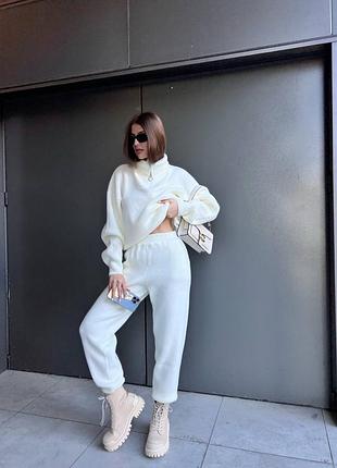 В’язаний костюм жіночий багато кольорів