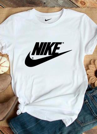 Жіноча футболка nike біла найк