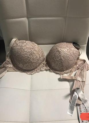 Стильный бежевый бюст с пушапом