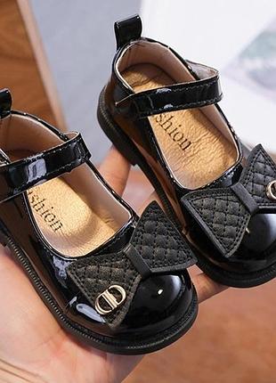 Туфлики для дівчинки