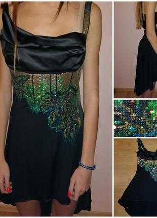 Вечернее платье с хвостом и паєтками