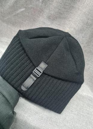 Шапка мужская чёрная на флисе зима, шапка с хлястиком сзади3 фото
