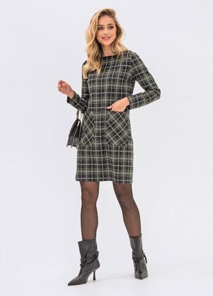 Стильне сіре плаття в клітинку прямого крою з жакардової тканини