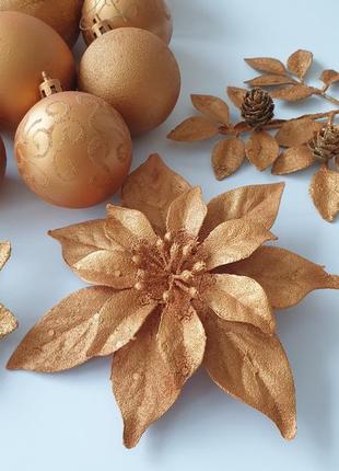Ёлочное украшение цветок пуансетия золотой. италия. новый.3 фото
