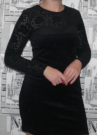 Плаття дуже гарне, велюрове, святкове