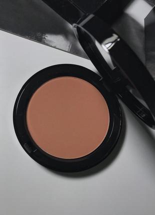 Бронзер bobbi brown bronzing powder у відтінку golden light 1. оригінал. новий. повнорозмір📦є відправка новою поштою2 фото