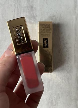 Червона матова помада yves saint laurent ysl tatouage couture the metallics matte stain