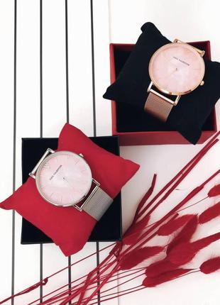 Жіночі наручні годинники на металевому ремінці4 фото