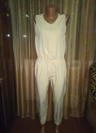 Нарядный ромпер, комбинезон бежевого цвета, размер м